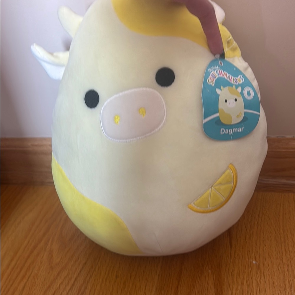 Squishmallows dangmar yellow and white lemon cow